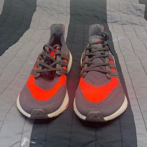 21’ Adidas Ultraboost Size 12 Worn less that 10 times